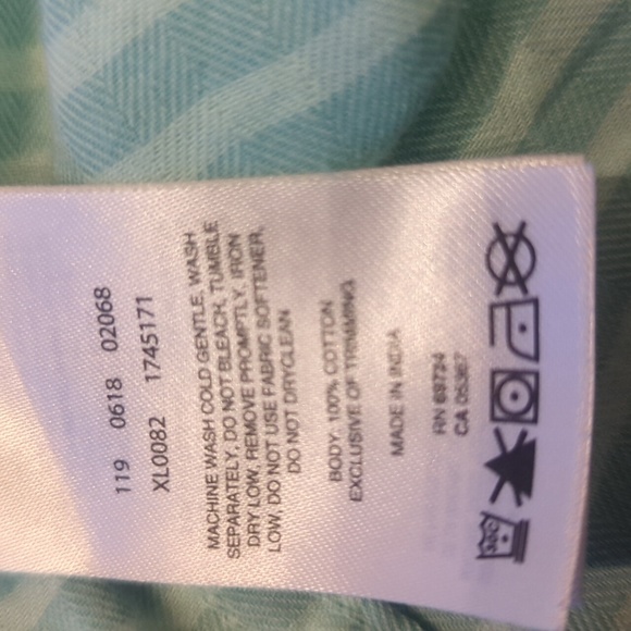 Columbia long sleeve shirt. Light mint green and white. Small-medium size - Picture 4 of 4